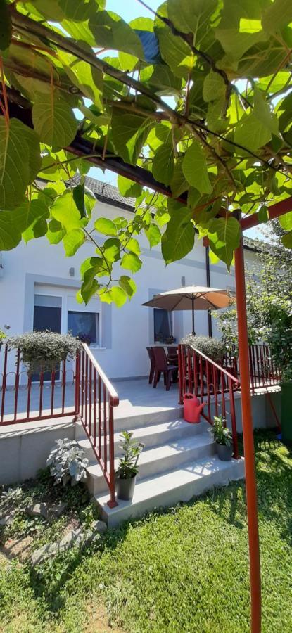 Carev Dvor * Vrdnik
